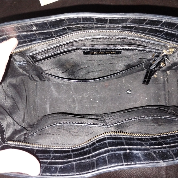 Michael Kors purse - Picture 4 of 4